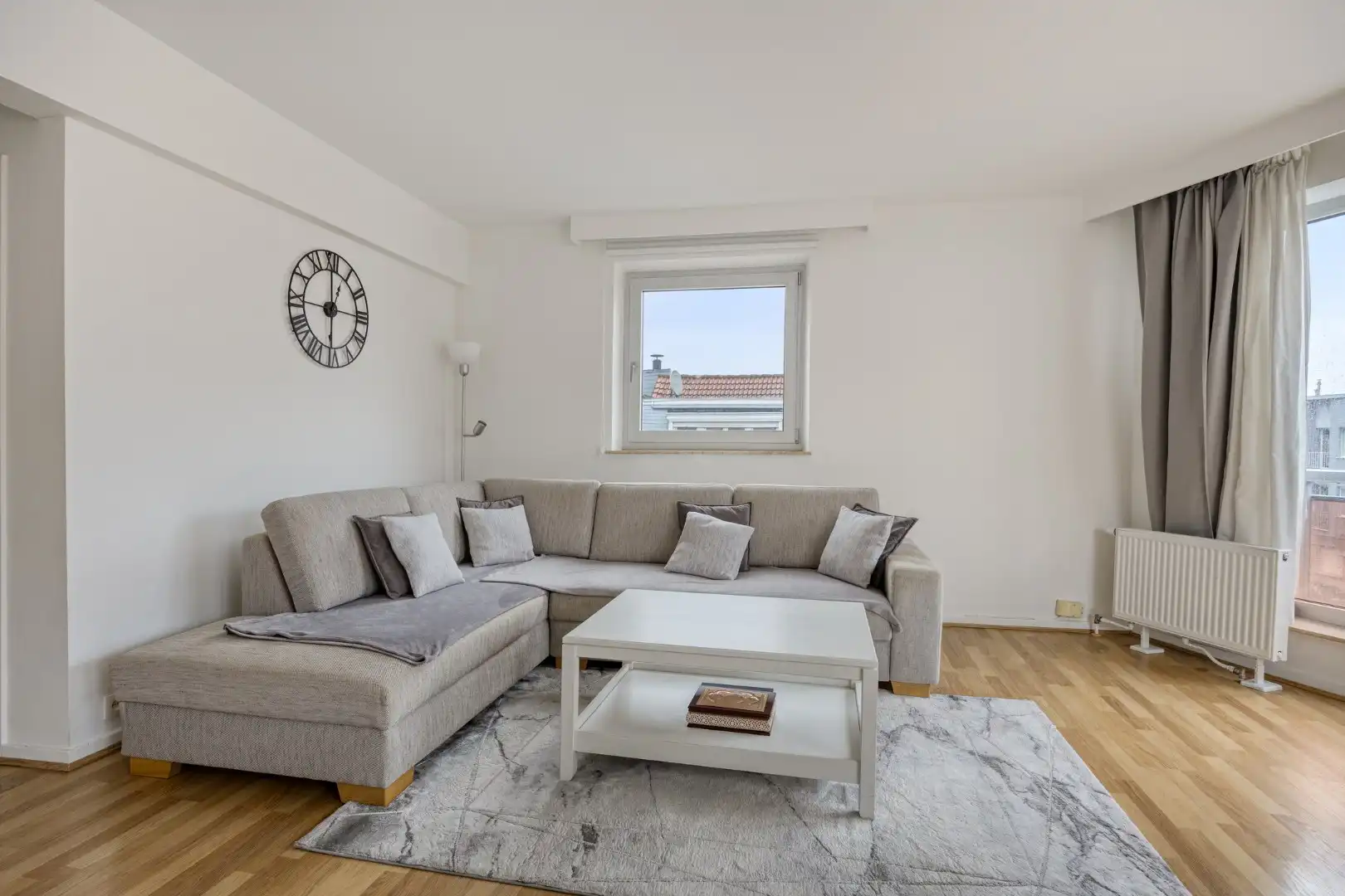 Verzorgd appartement met lift, 2 slaapkamers, garage en kelder foto 3