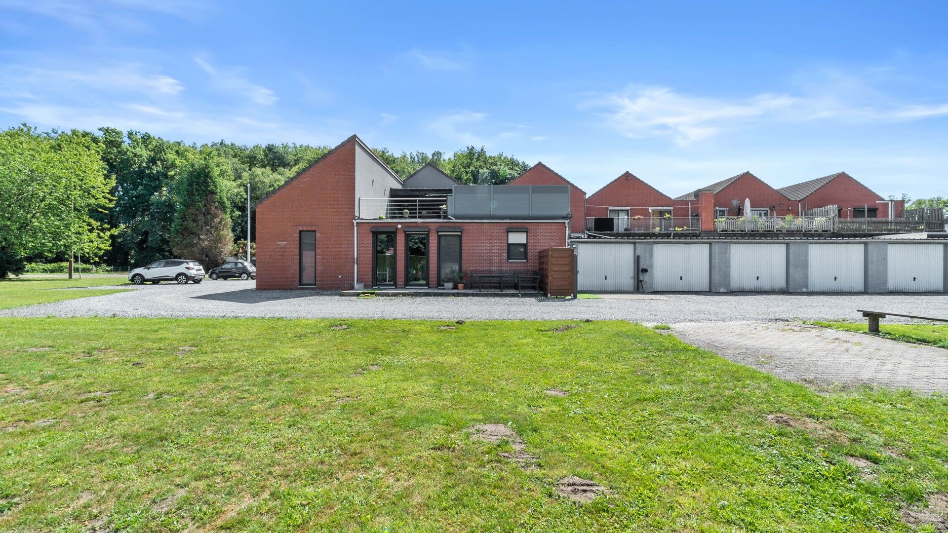 Bemeubeld app. met 2 slpkrs en riant terras van 70 m² foto 24