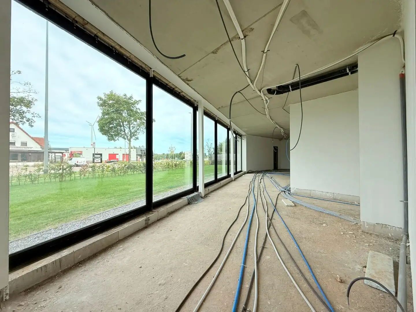 Centraal gelegen commerciële ruimte van 300 m² in Ham met parkeergelegenheid foto 14