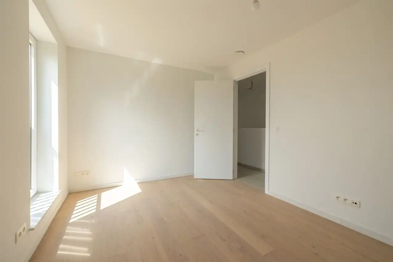 Instapklare nieuwbouwwoning met 4 slaapkamers, 2 badkamers en E-peil 9 foto 41