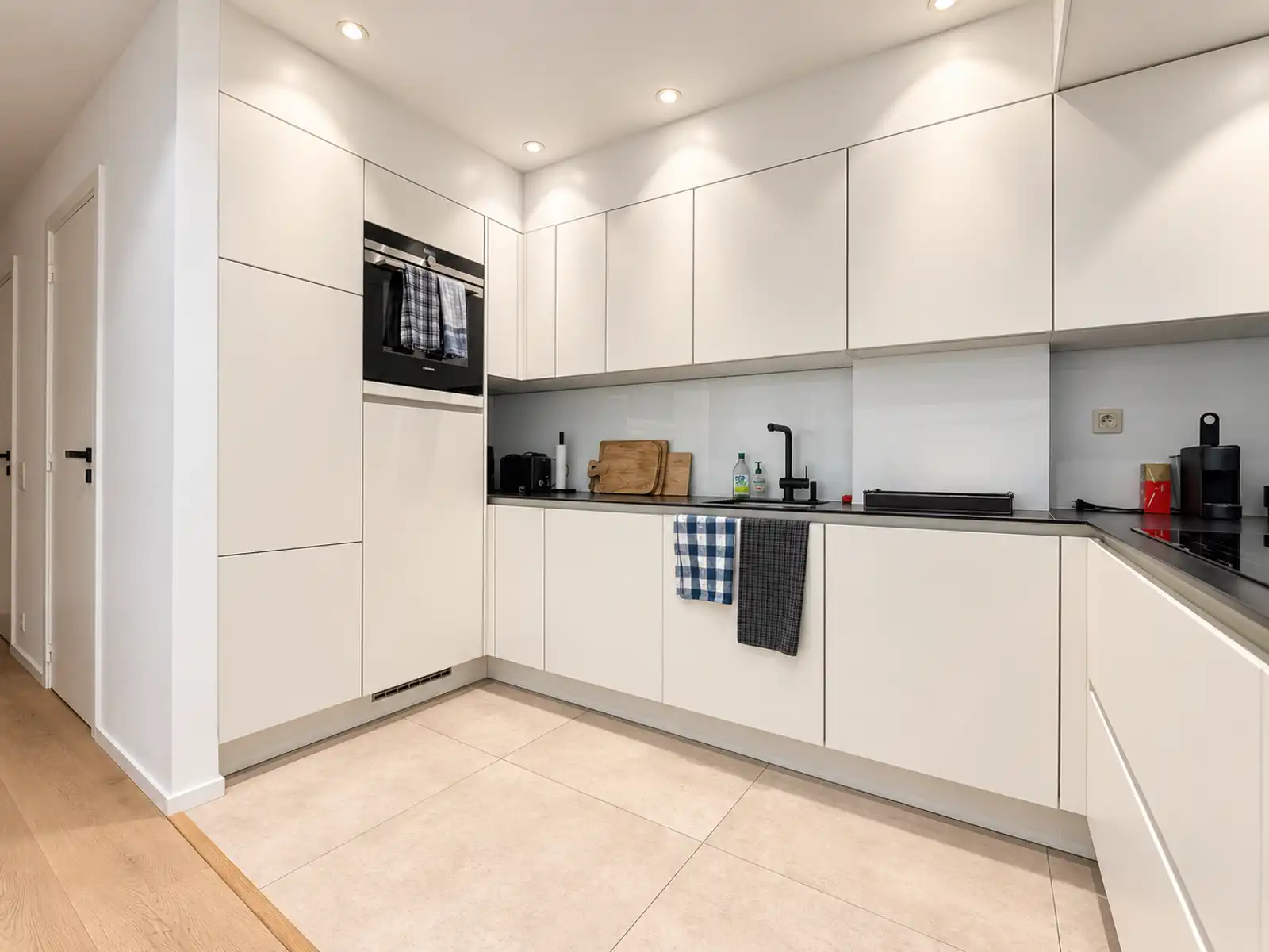 Instapklaar gerenoveerd appartement vlak bij zee foto 4