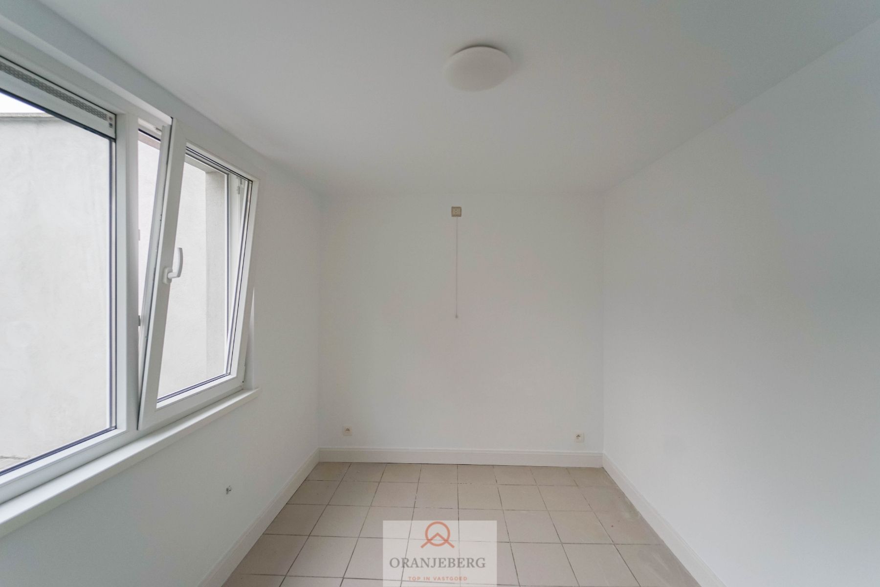 Laatste appartement op het gelijkvloers met koertje (18 m²) te Rooigemlaan ! foto 18