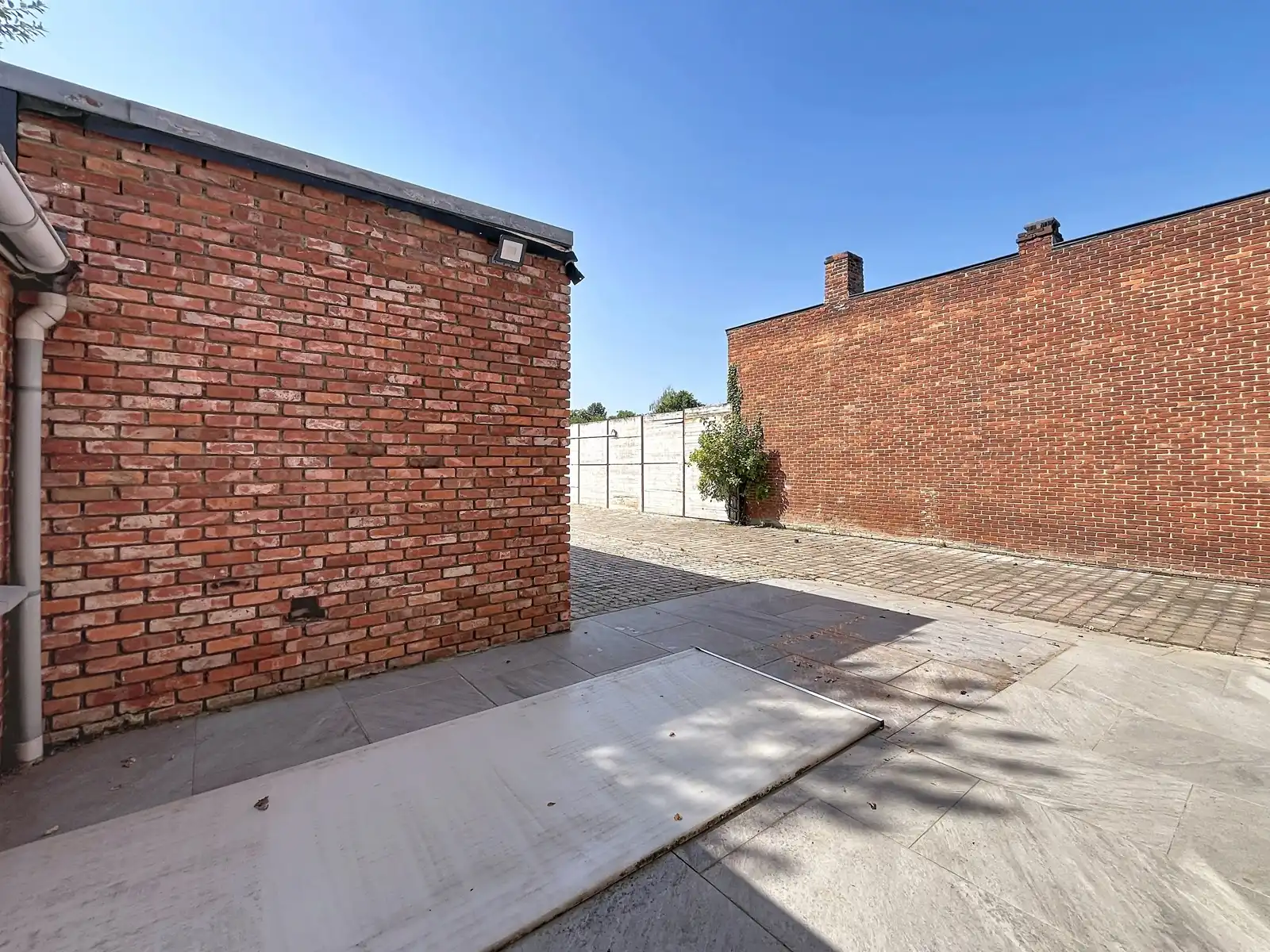 Charmante en opgefriste woning te Nieuwerkerken foto 22