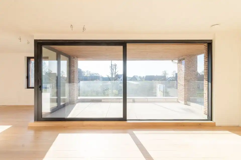 Ruim appartement met drie slaapkamers en terras in Brecht foto 8