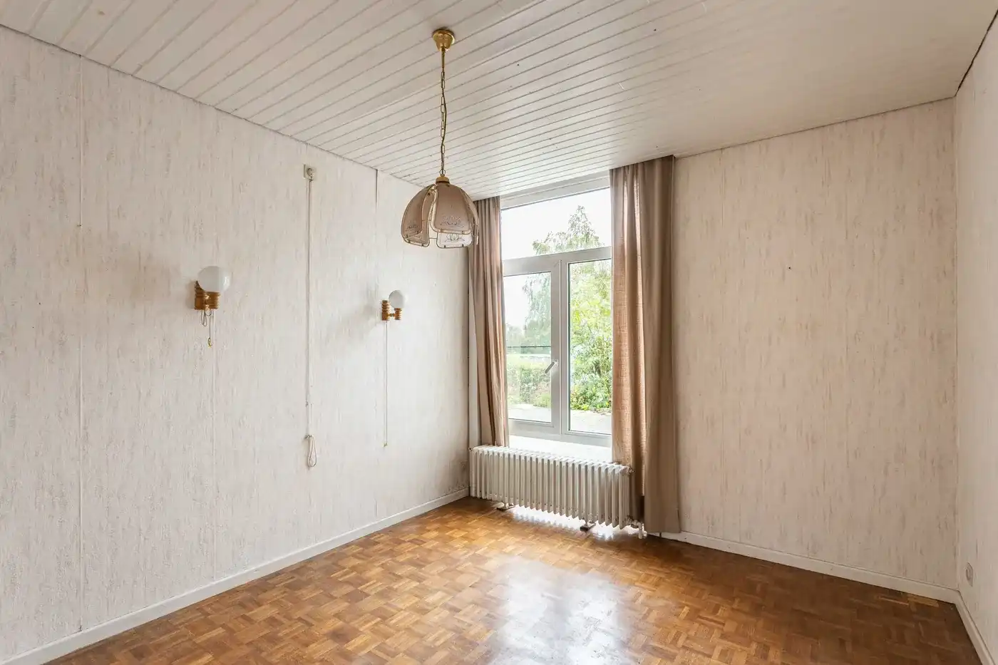 Ruime alleenstaande gelijkvloerse woning met 4 slaapkamers in Heestert foto 9