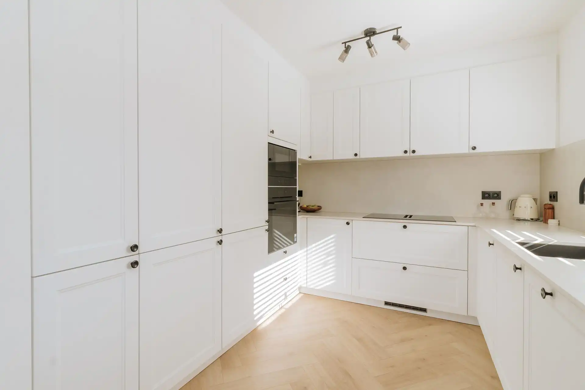 Instapklaar appartement in rustige woonwijk in Aartselaar foto 9