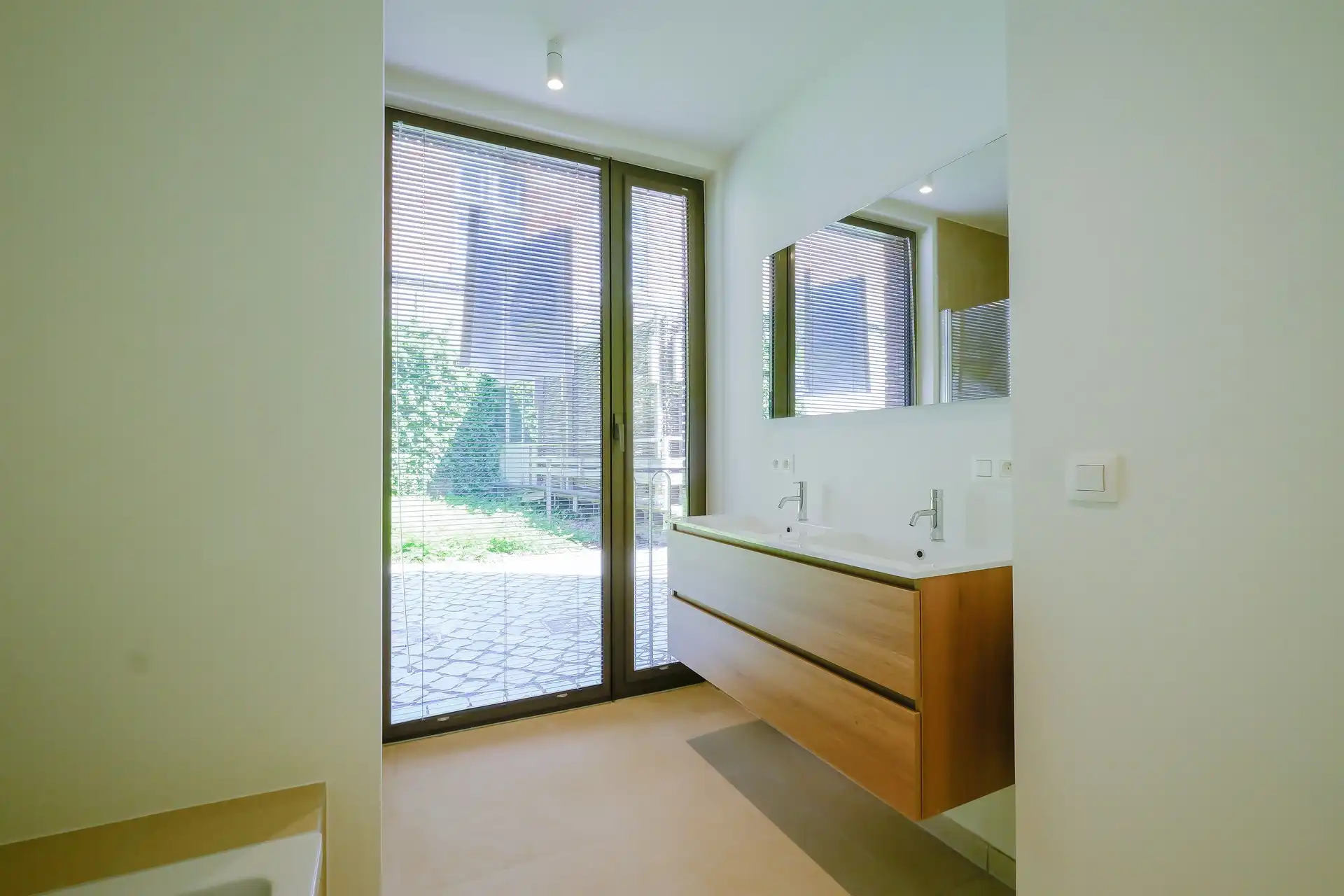 Nieuwbouwappartement met 2 slaapkamers in het charmante Oud-Rekem foto 10