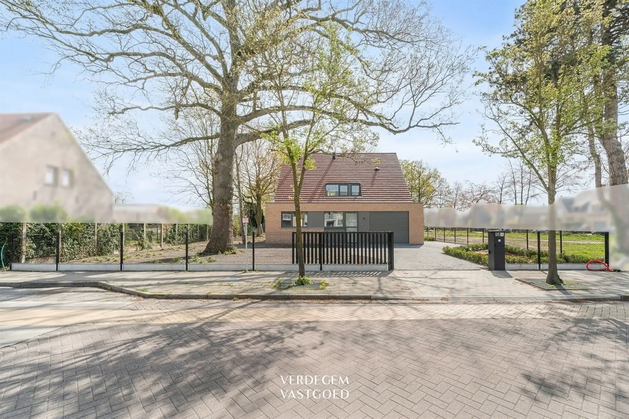 All in wonen op toplocatie in het centrum van Sleidinge foto {{pictureIndex}}