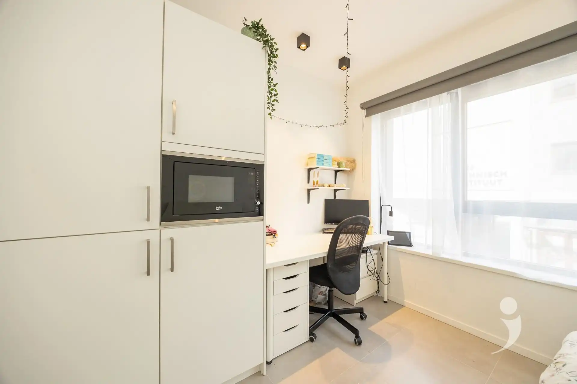 Building met 8 kamers foto 15