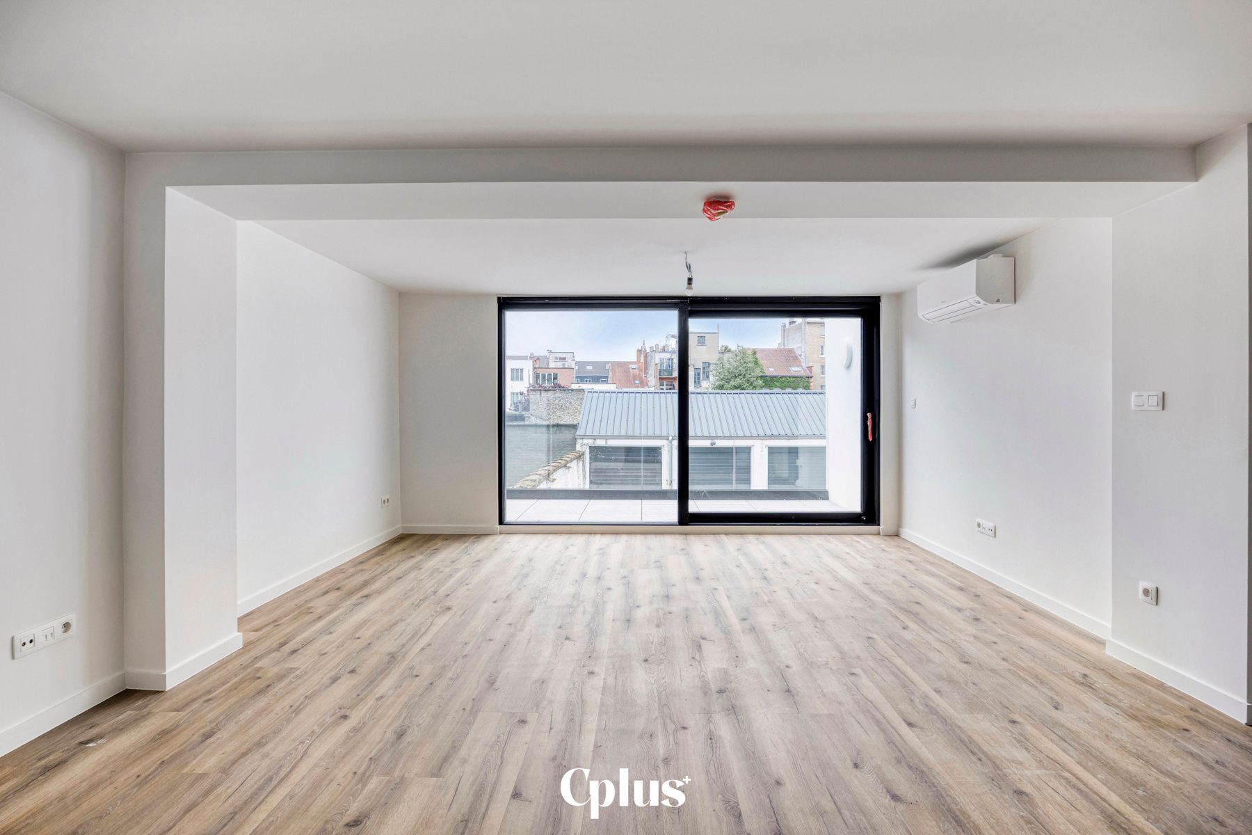 Energiezuinig en gerenoveerde duplex - te huur foto {{pictureIndex}}