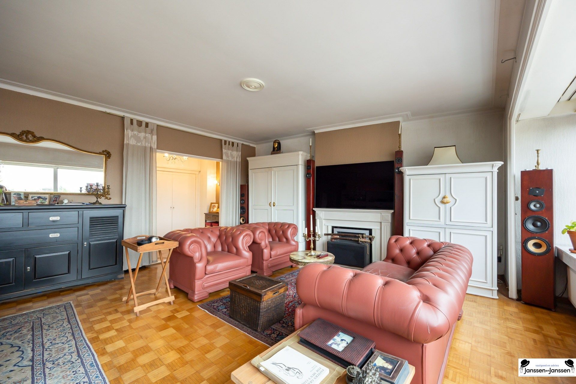 Ruim en lichtrijk appartement van 126 m² met terras in het hart van Borgerhout foto 2