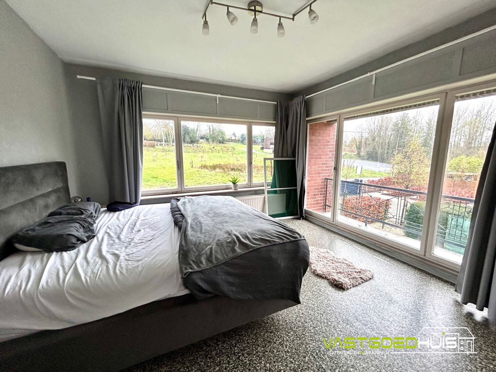 Karaktervolle, halfopen bebouwing met garage en tuin foto 19