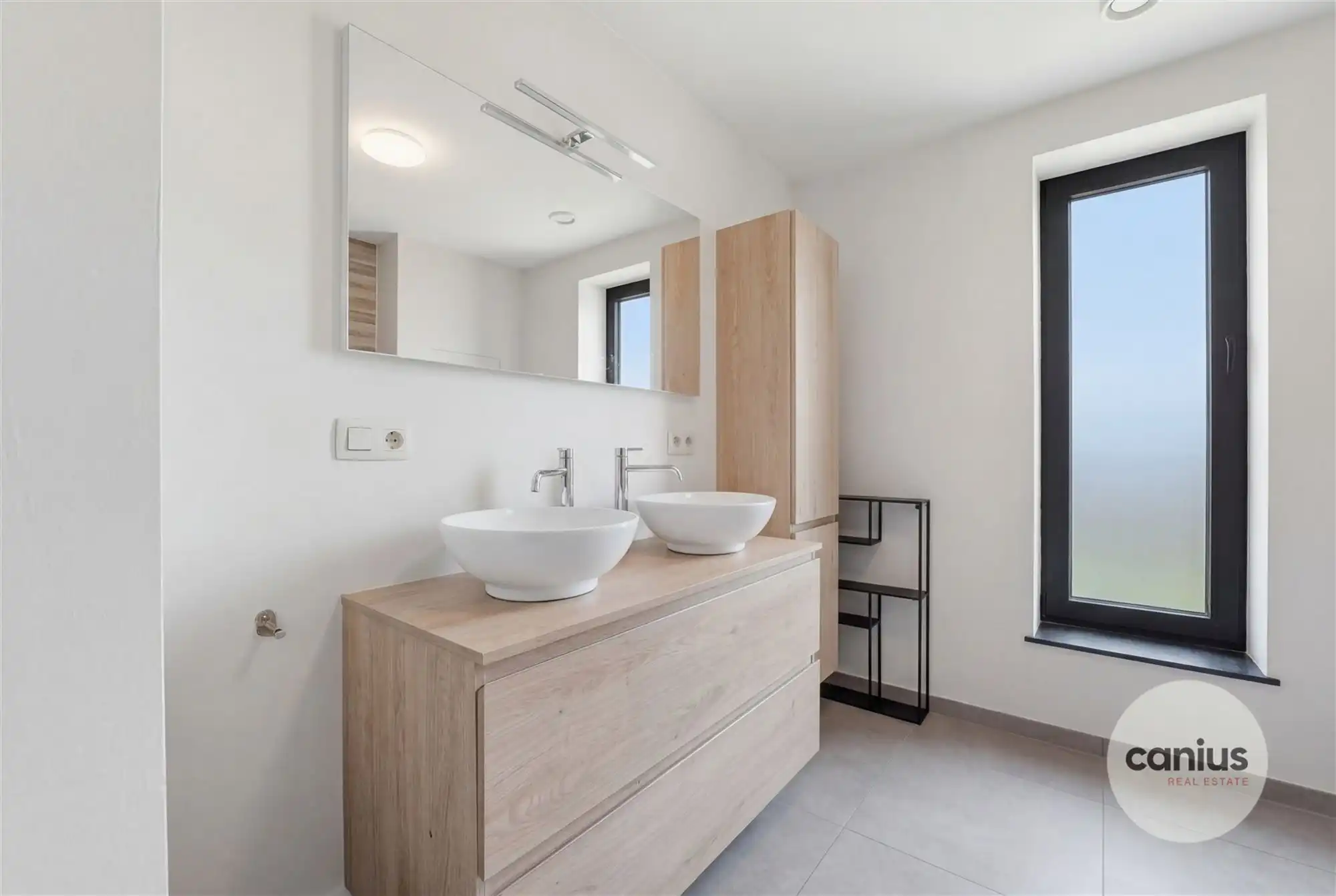 KNAPPE WONING NABIJ HET CENTRUM foto 13