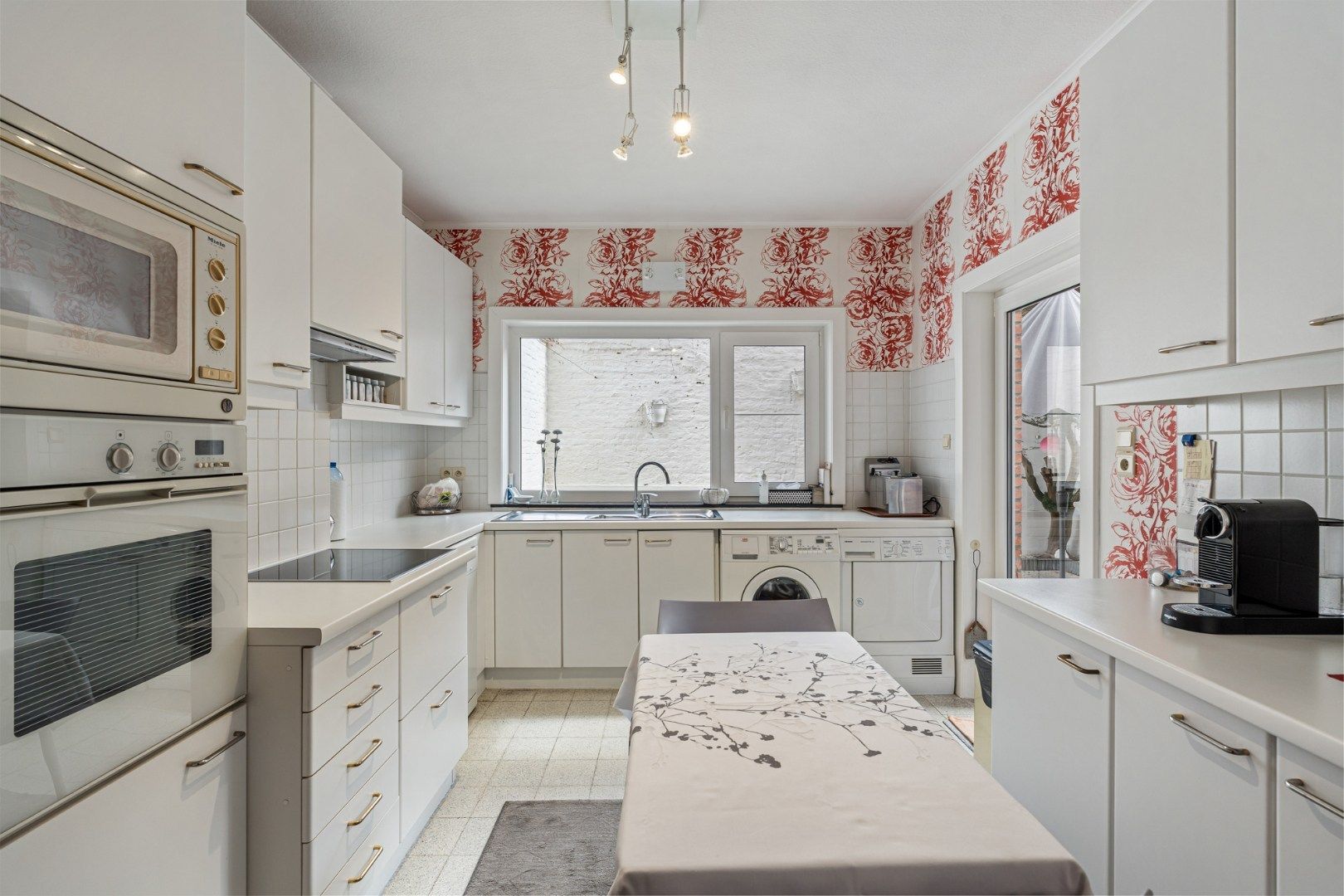 Karaktervolle herenwoning, 3 slpk, met stadskoer op wandelafstand van Gr. Markt  foto 10