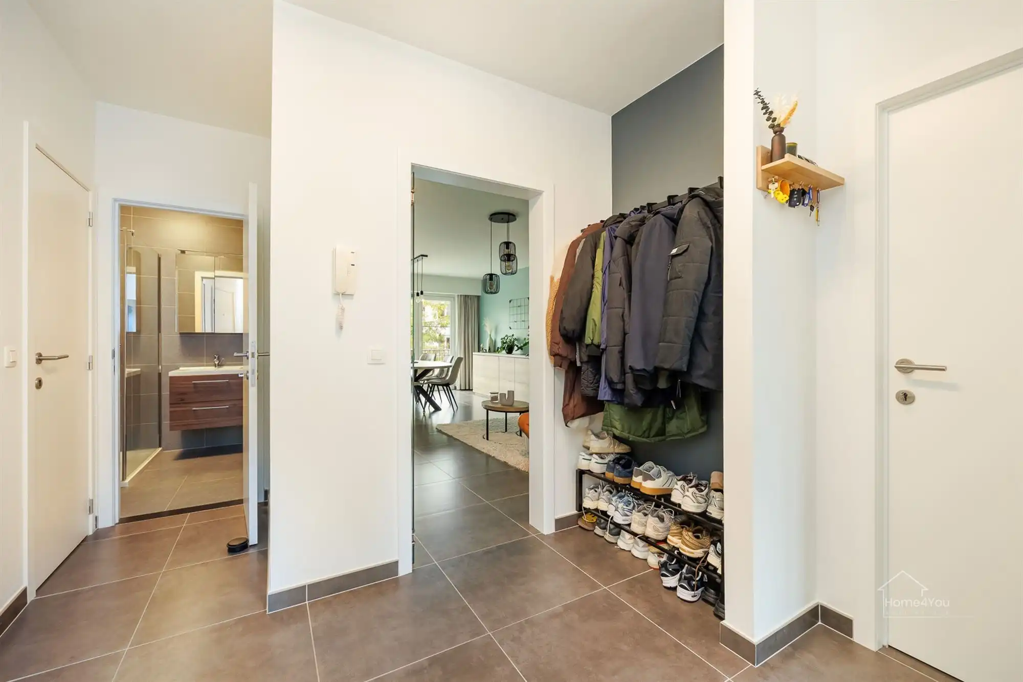 Instapklaar 2 Slaapkamer App + Garage foto 21
