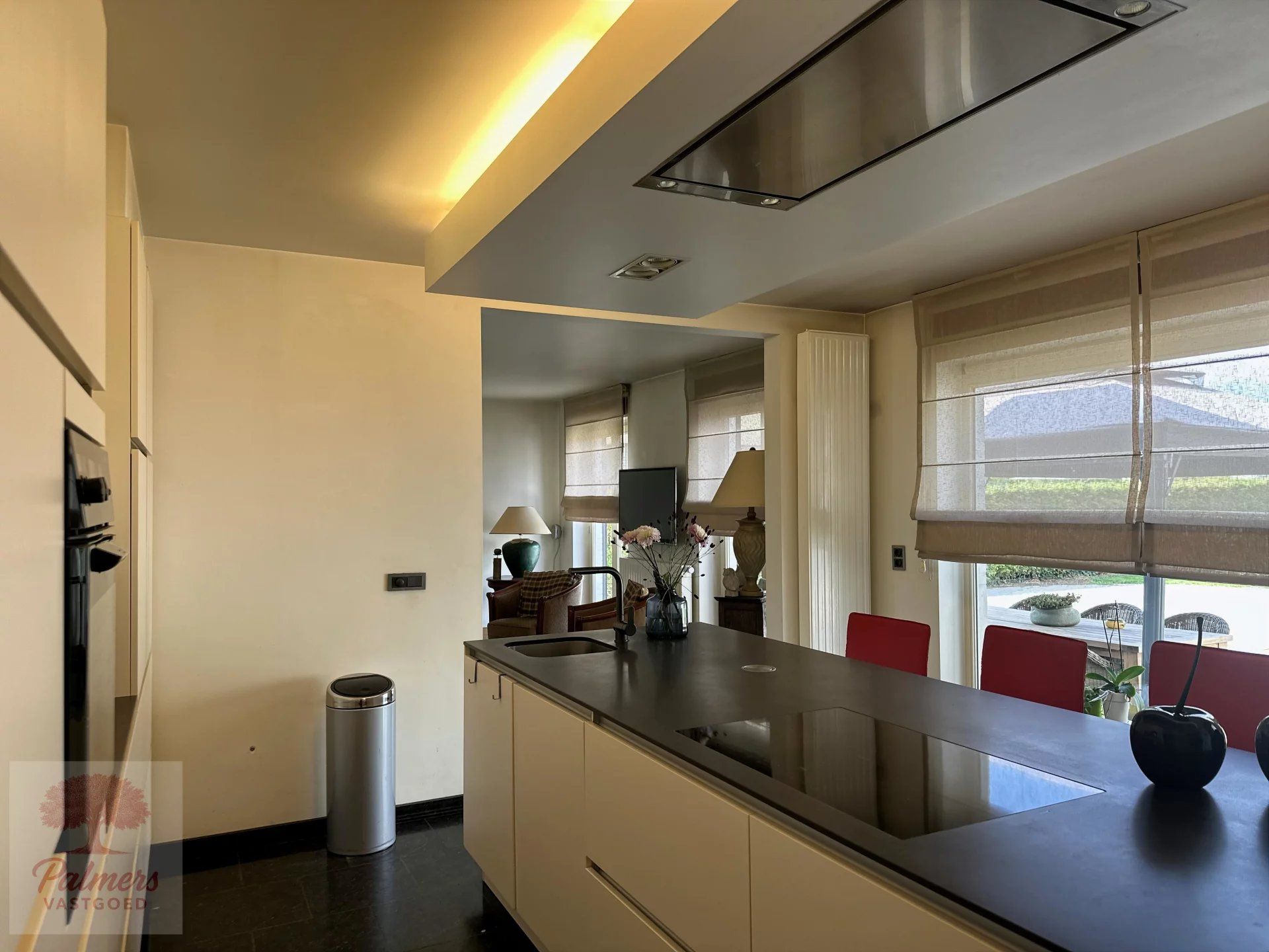 Discreet gelegen villa met karakter en comfort in hartje Alken foto 12