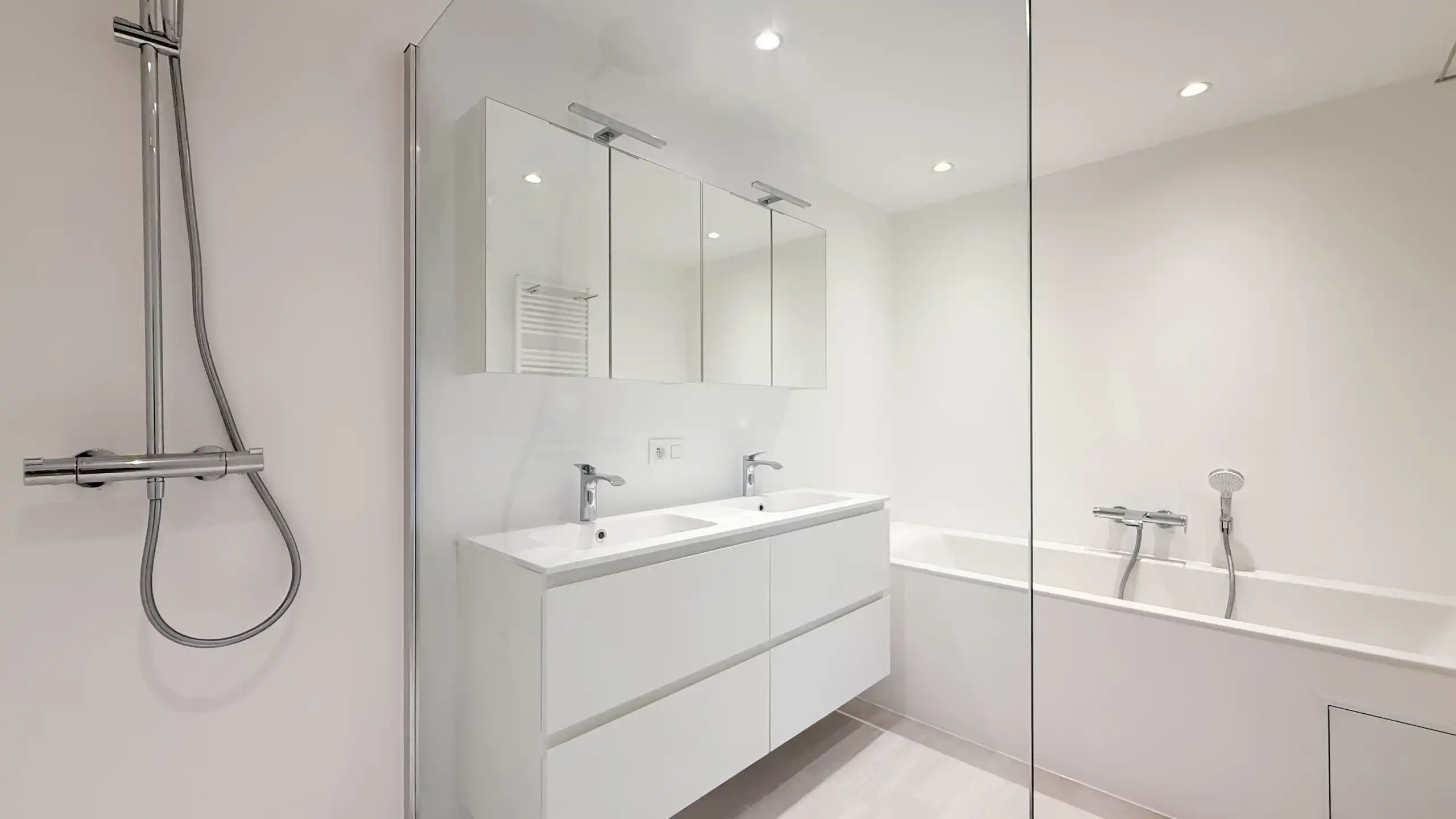 Stijlvolle halfopen villa met zonnige tuin in het Zoute foto 27