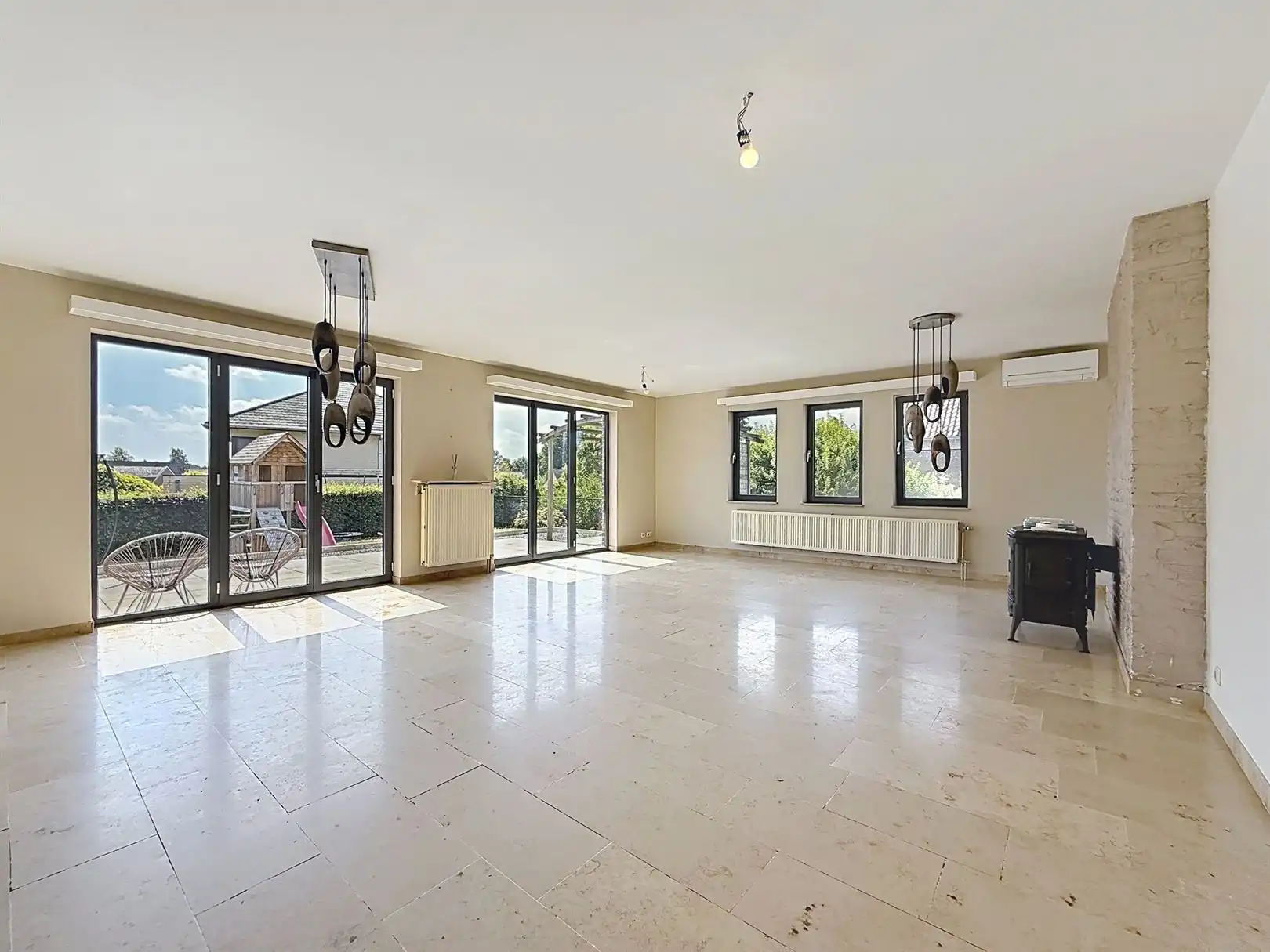Huis met praktijkruimte, 4 slpks,  2 bdks, 10a 34ca foto 17
