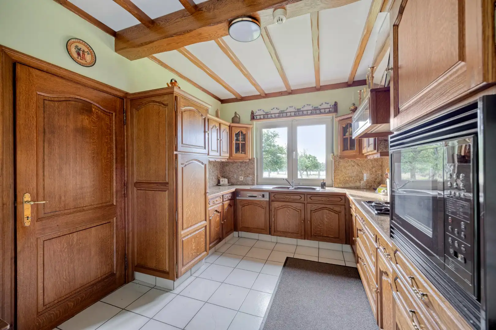 Ruime landelijke woning met tuin en weide op mooi perceel van 21a22ca foto 7