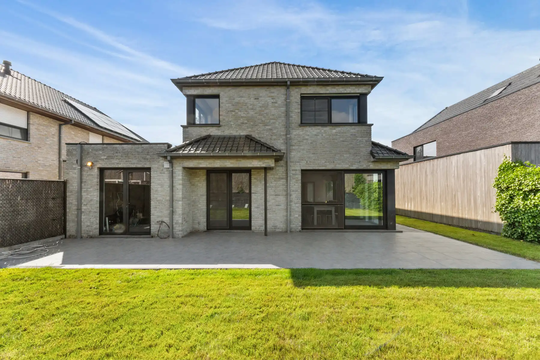 Instapklare open bebouwing met 4 slaapkamers foto 23