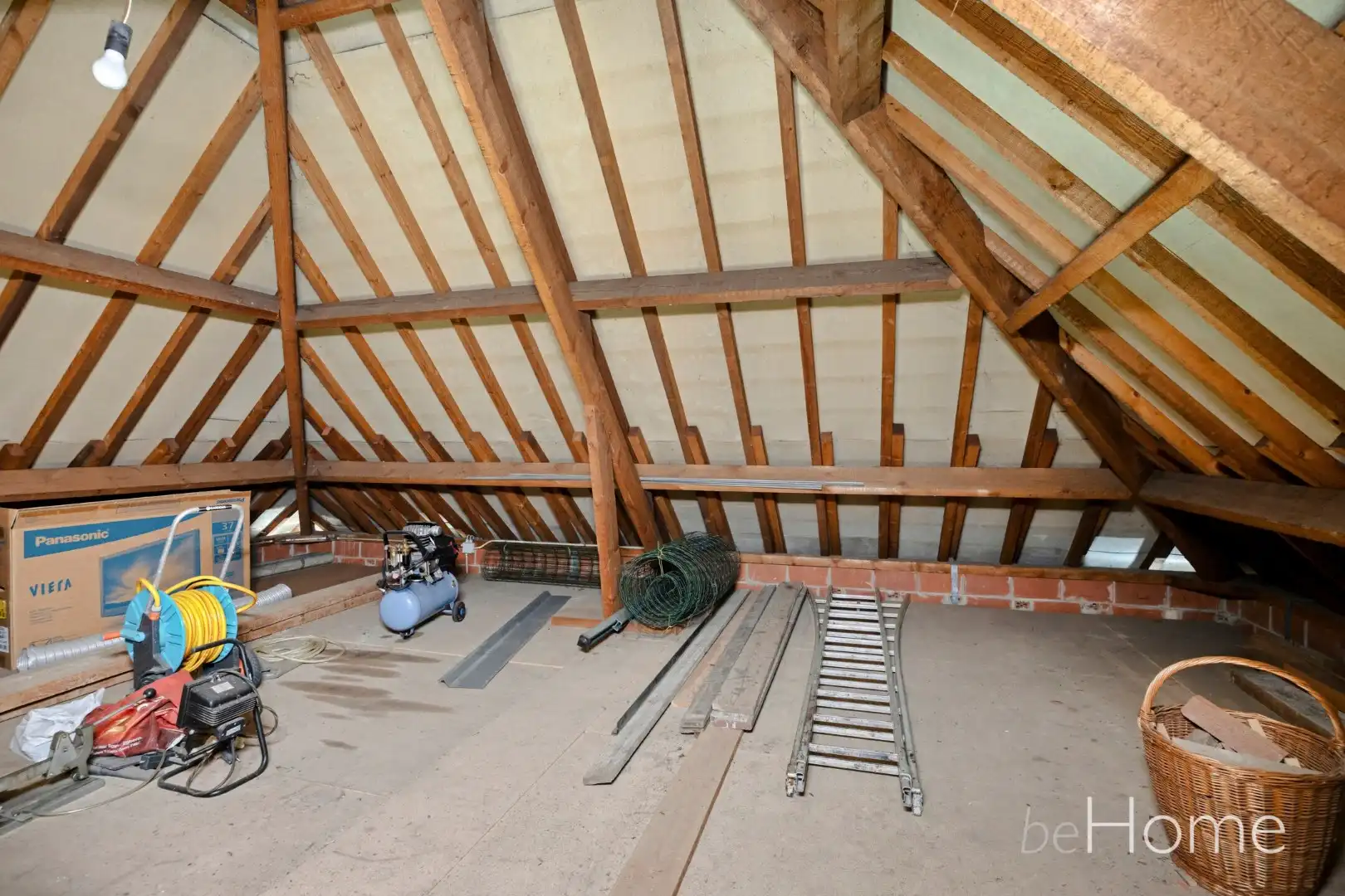 Vrijstaande woning met heel wat potentieel op topligging! foto 29