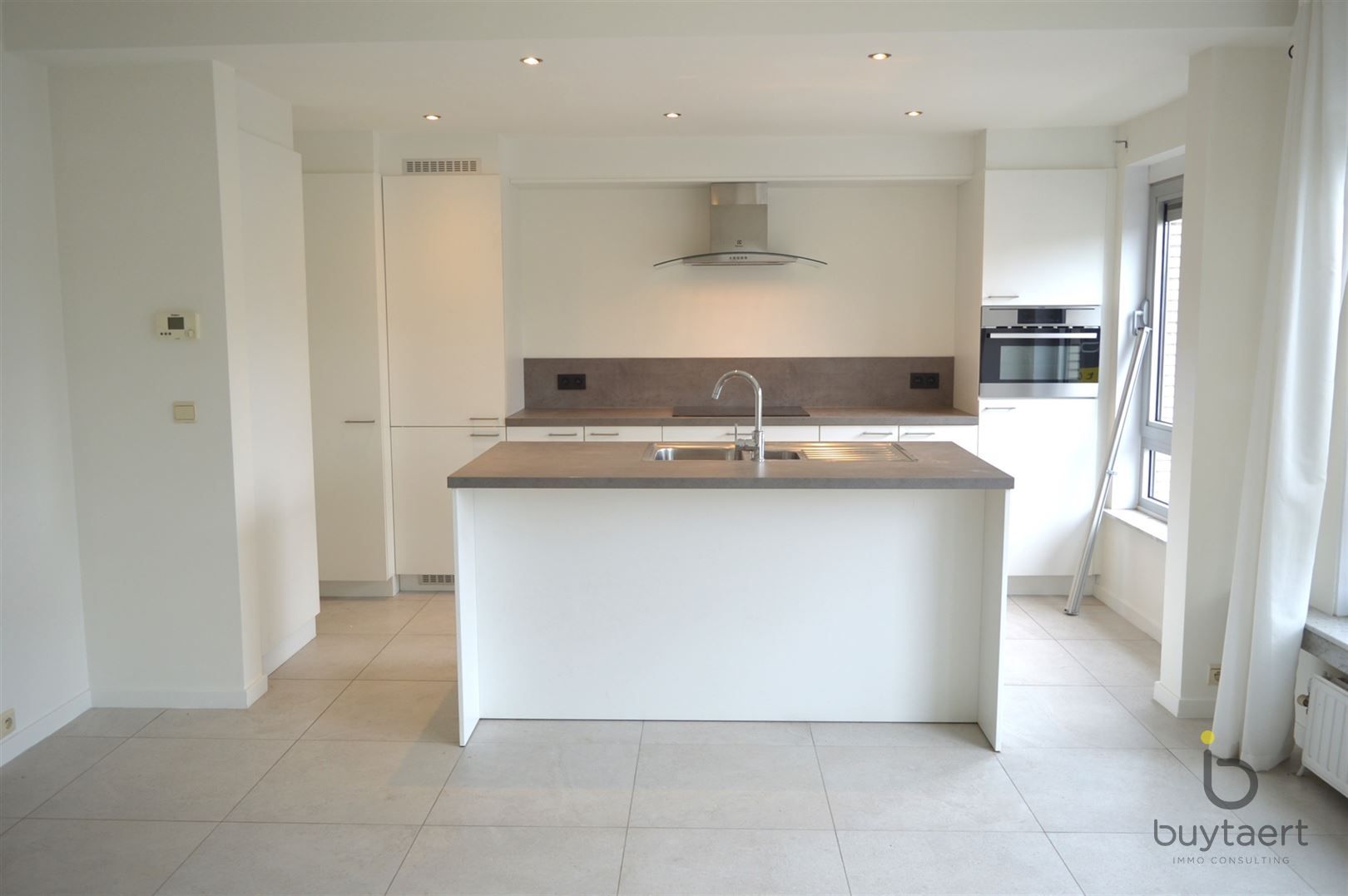 Instapklaar appartement aan de Vaart te Schoten foto 2