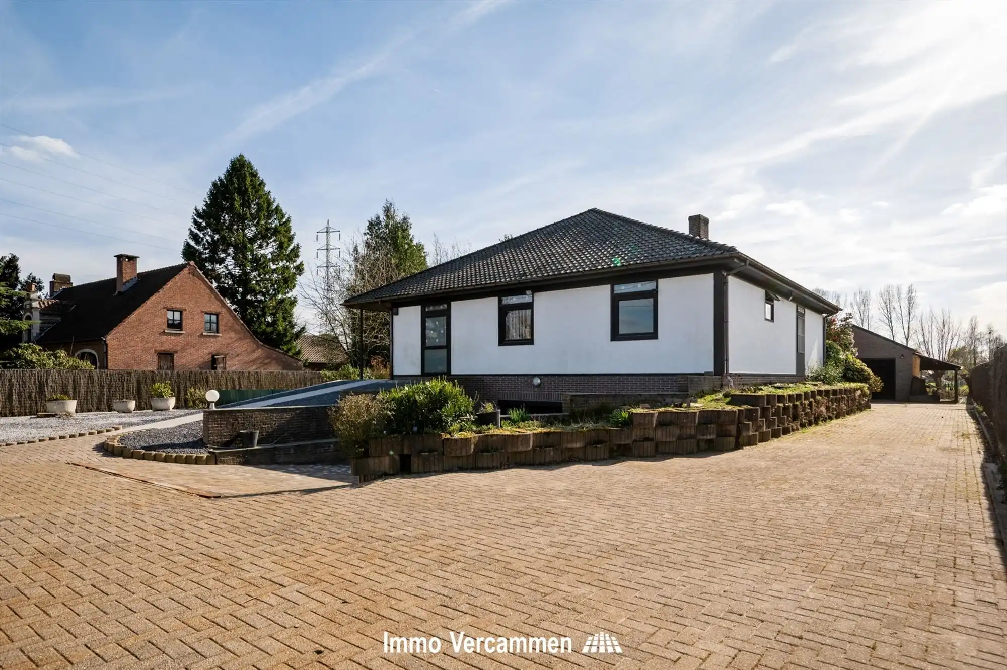 Residentieel gelegen laagbouwvilla te Duffel foto {{pictureIndex}}