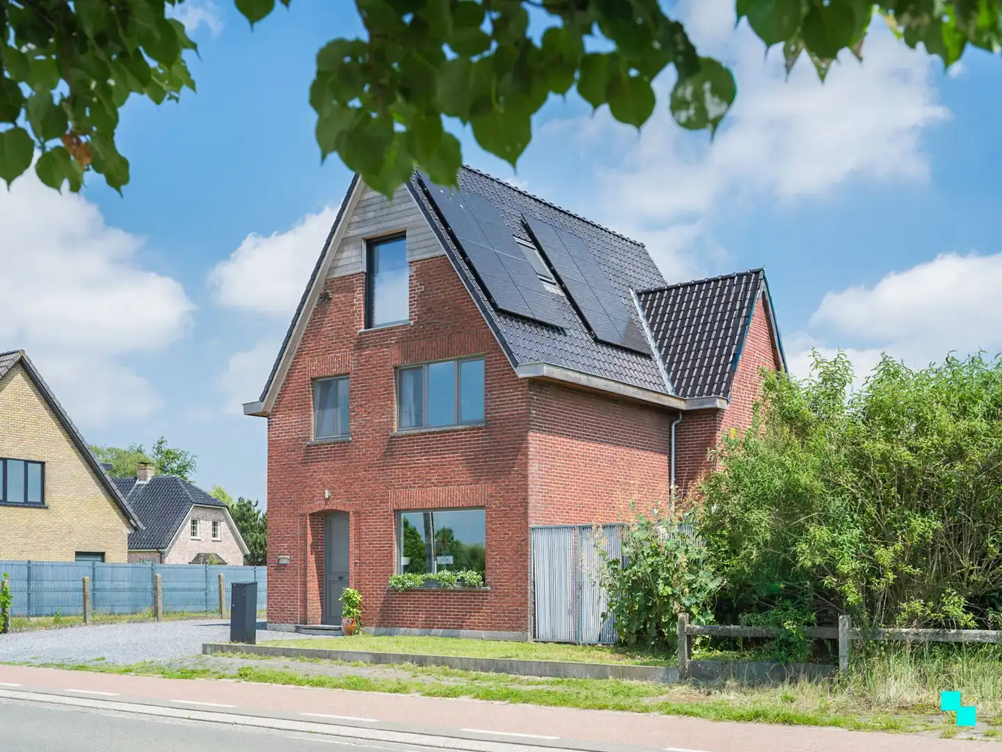 Lichtrijke villa met studio in Merelbeke foto {{pictureIndex}}