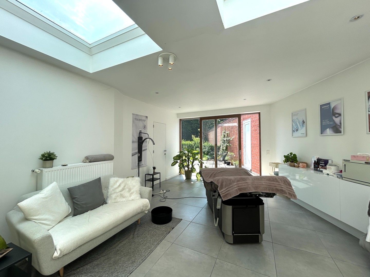 Instapklare woning met commerciële ruimte, tuin & garage te centrum Tielt! foto 7