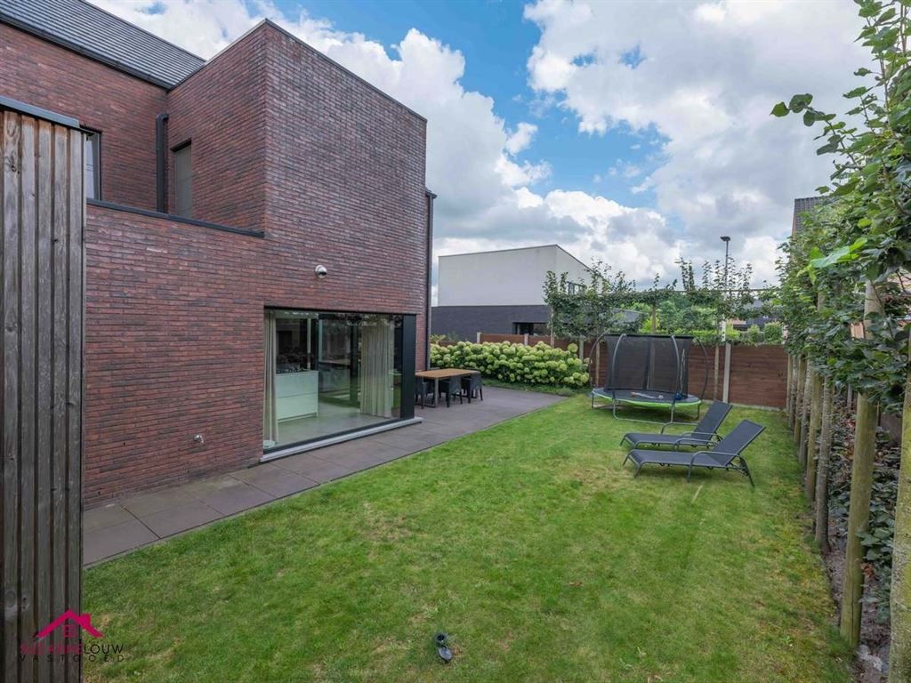 Vrijstaande, moderne nieuwbouwwoning foto 9