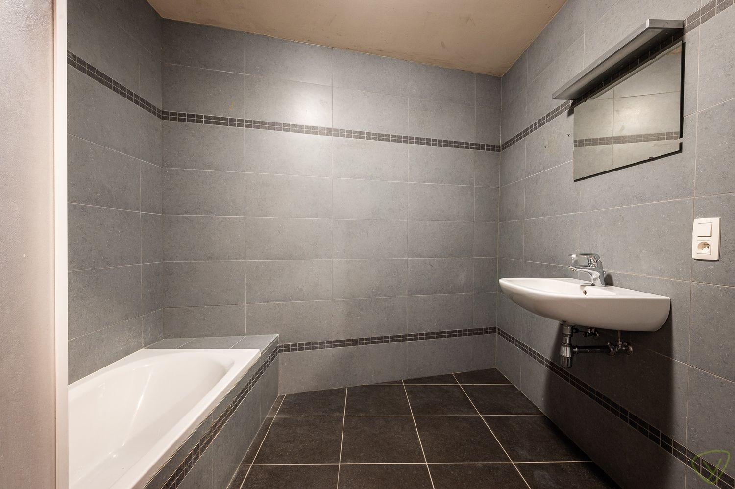 Sfeervol appartement te huur in het hart van Eeklo foto 10