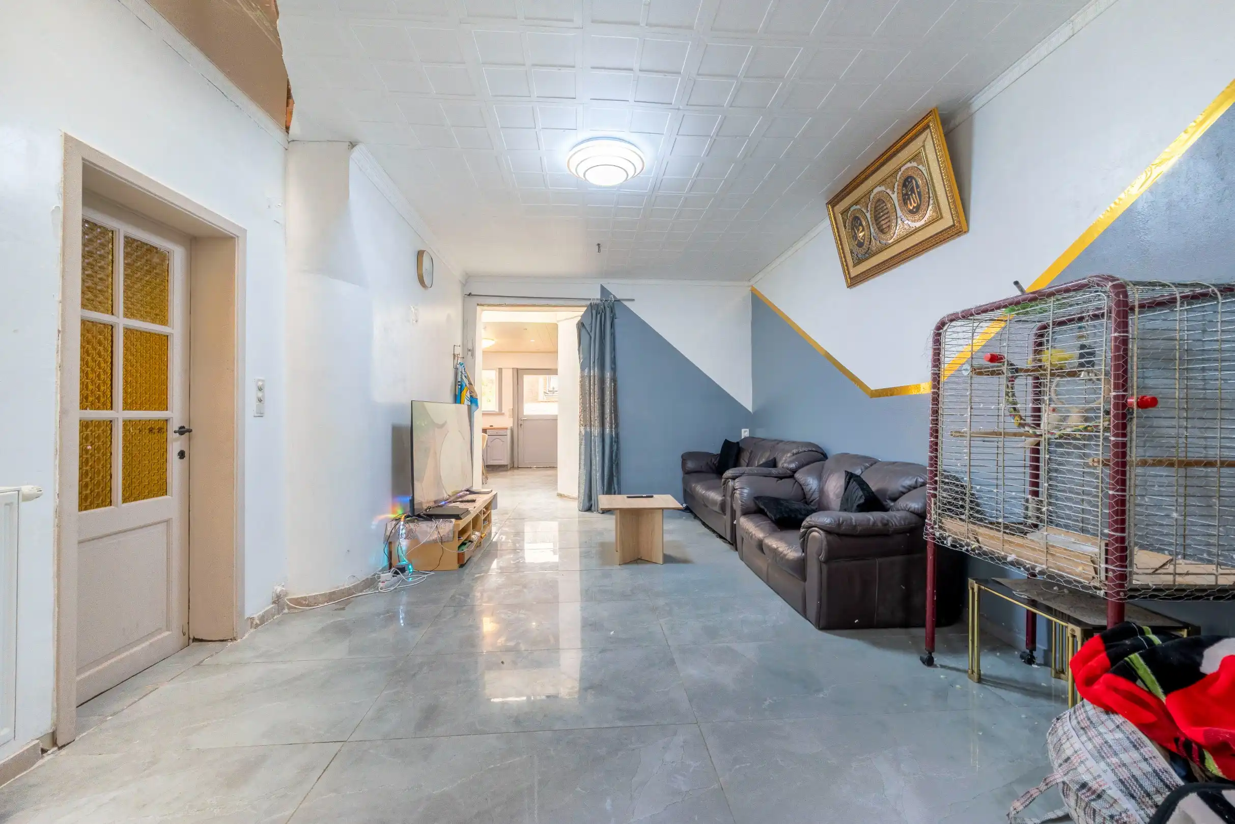 Ruime woning met 5 slaapkamers, garage en tuin. foto 4
