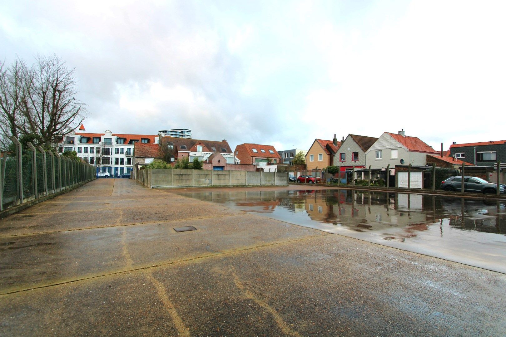 Magazijn (760m²) met koer (1040m²) en bureelruimte (85m²) te huur centrum Knokke Nieuwstraat foto 13