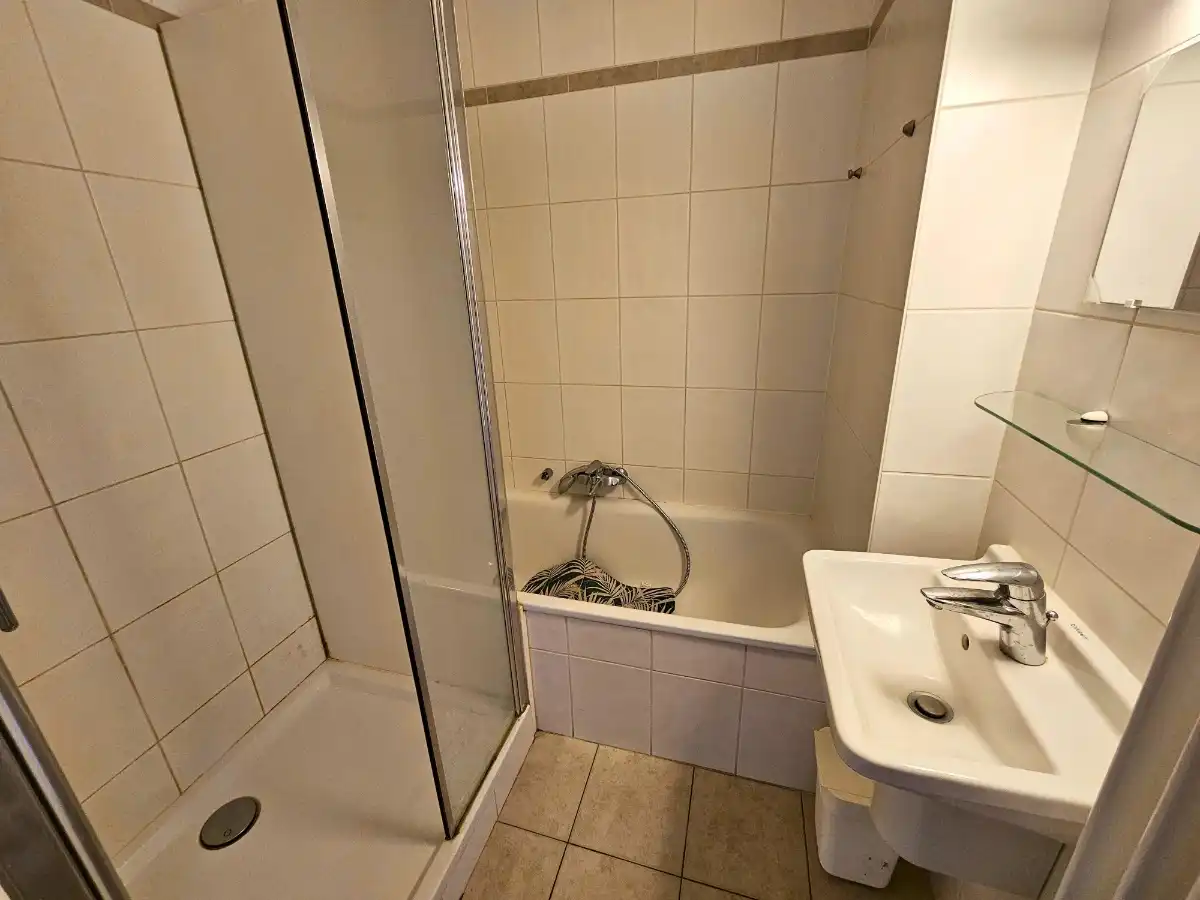APPARTEMENT MET FRONTAAL ZEEZICHT TE KOOP TE DE PANNE foto 8