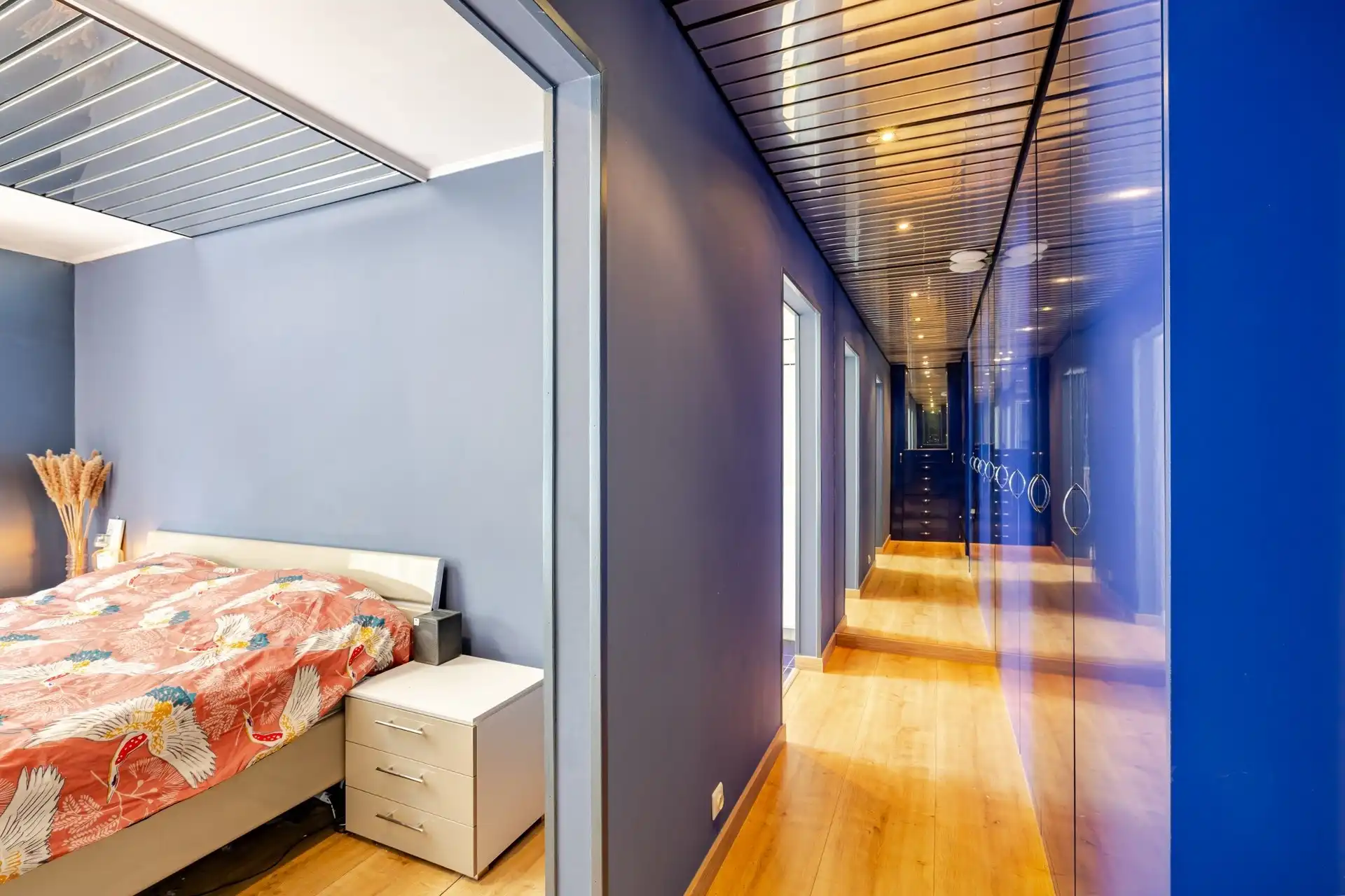 Instapklare en ruime gezinswoning met 5 slaapkamers, zonnige tuin en extra praktijk-/kantoorruimte op topligging te Aalst  foto 16