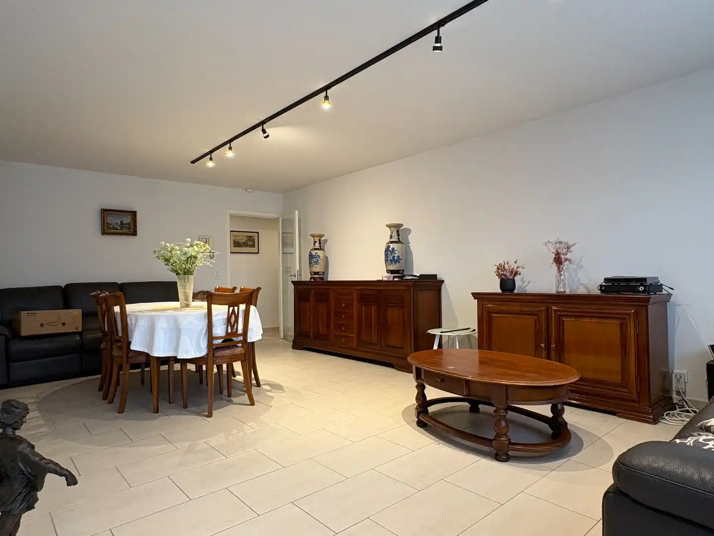 Ruim 2-slaapkamerappartement in centrum Kuurne. foto 4