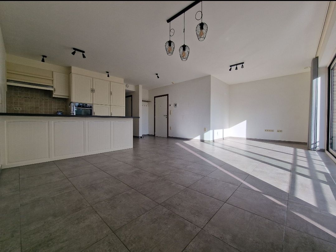 Energiezuinig appartement (2slpk) met terras en garageplaats in centrum foto 2