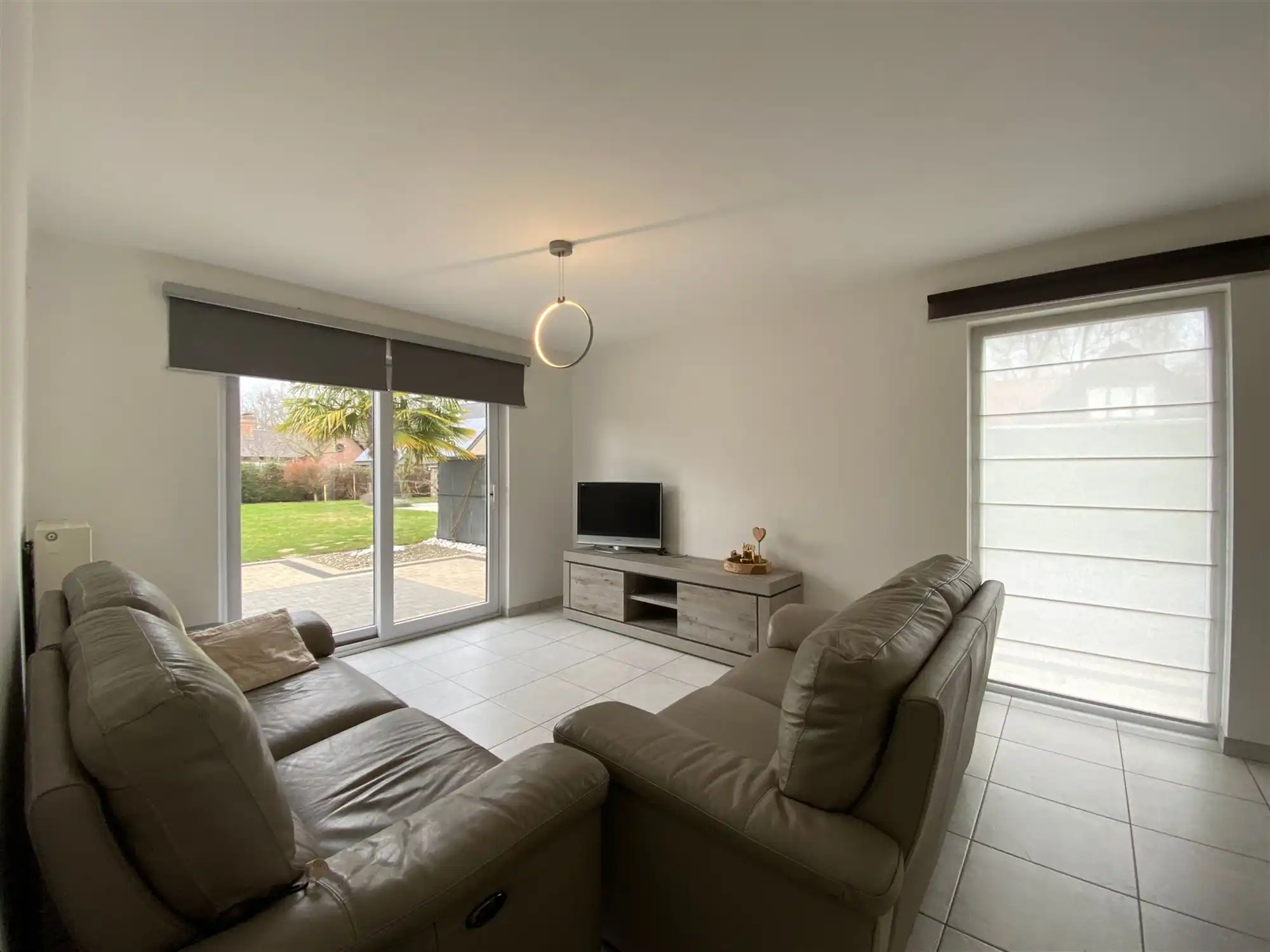 Halfopen bebouwing met grote tuin en veel parkeercomfort  foto 8