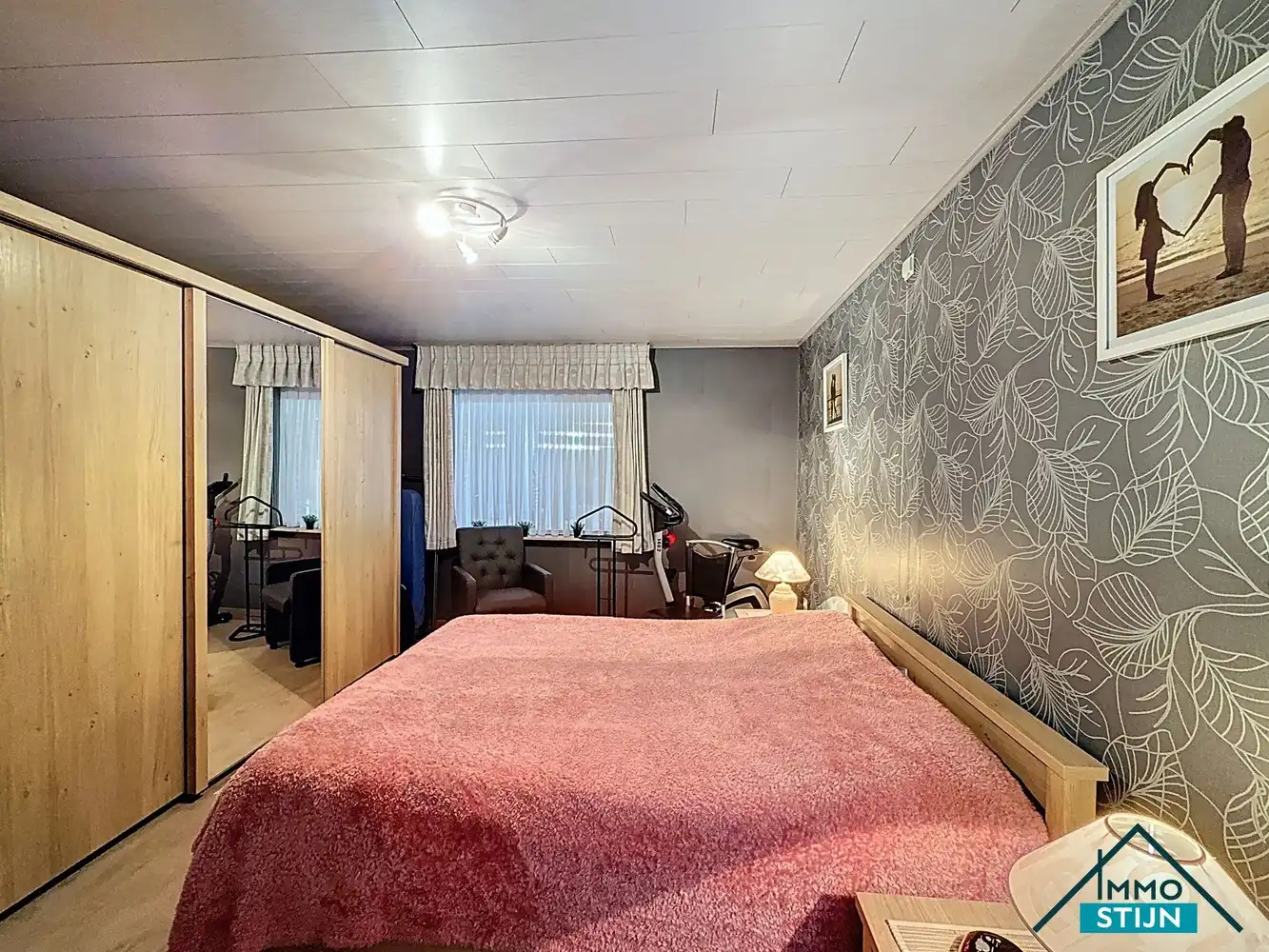 Landelijk gelegen woning met dubbele garage foto 8