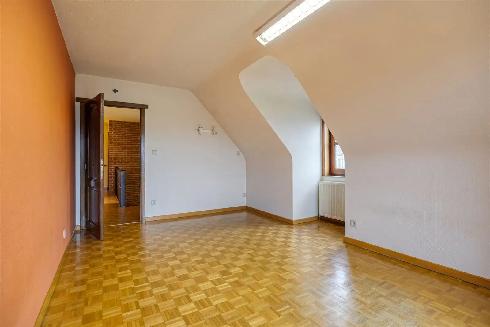 Riante open bebouwing in rustige straat foto 23