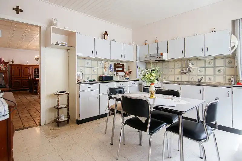 TE RENOVEREN WONING OP RUIM PERCEEL VAN BIJNA 12 ARE HALFOPEN BEBOUWING MET VEEL RUIMTE EN UITBREIDINGSMOGELIJKHEDEN foto 7