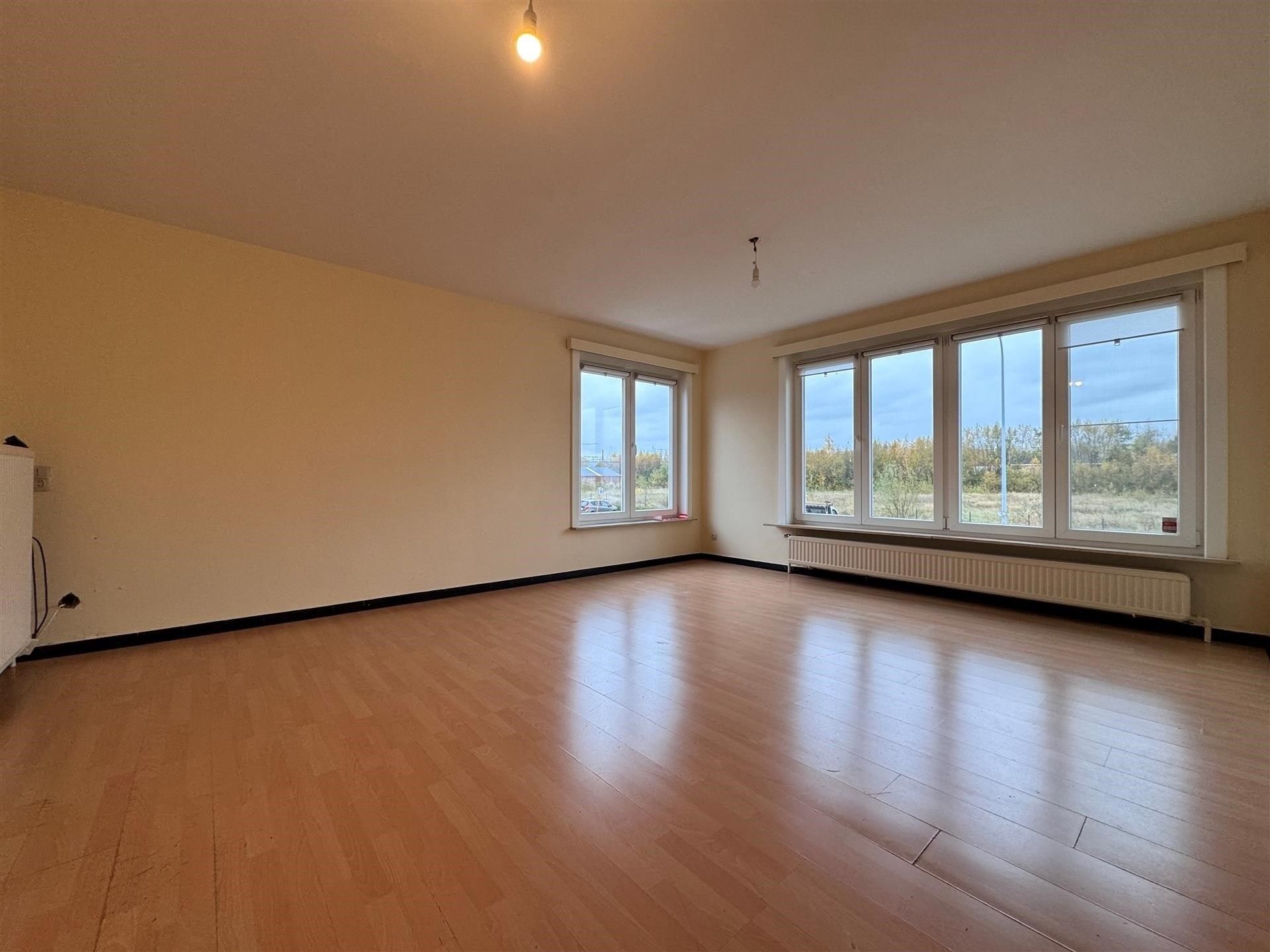 Gunstig gelegen 2 slaapkamer appartement. foto 3