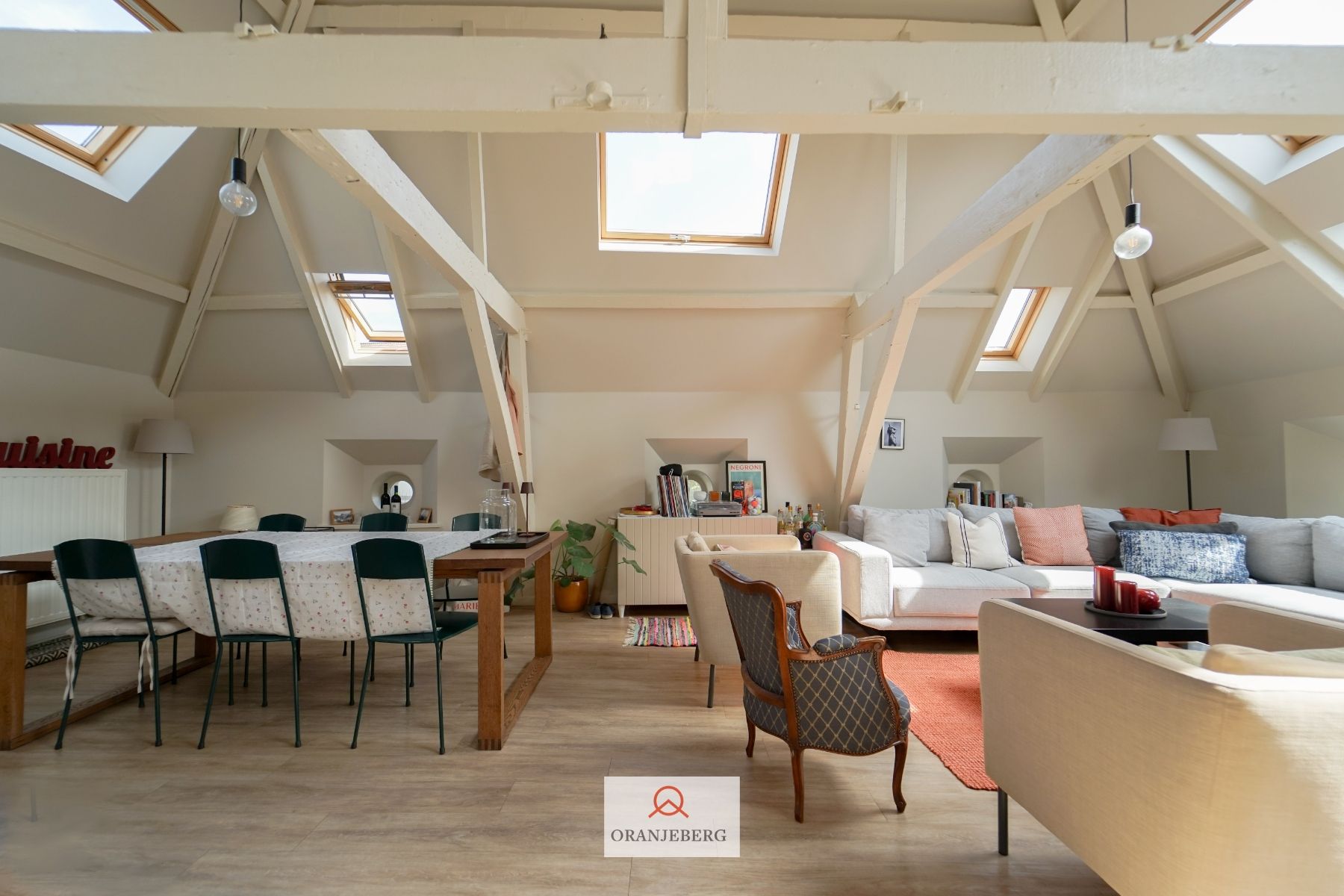 Prachtig appartement in statig gebouw aan de Kalandeberg hartje Gent-centrum foto {{pictureIndex}}