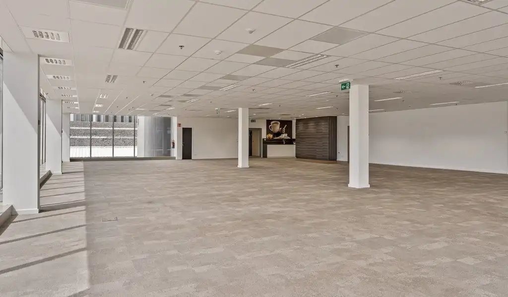 Vernieuwde kantoren te huur in Ahlers Building te Antwerpen foto 5