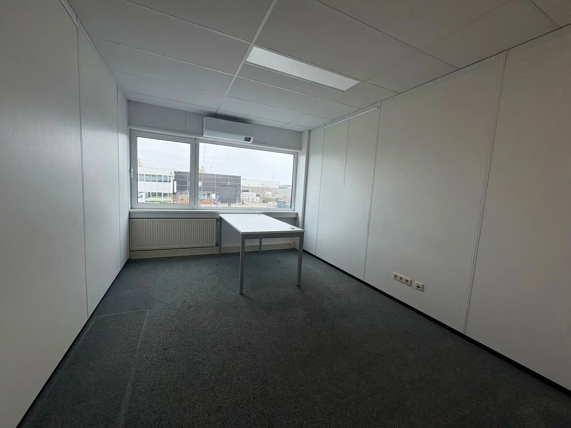 Kantoor van 280 m² te huur in Wommelgem.  foto 14