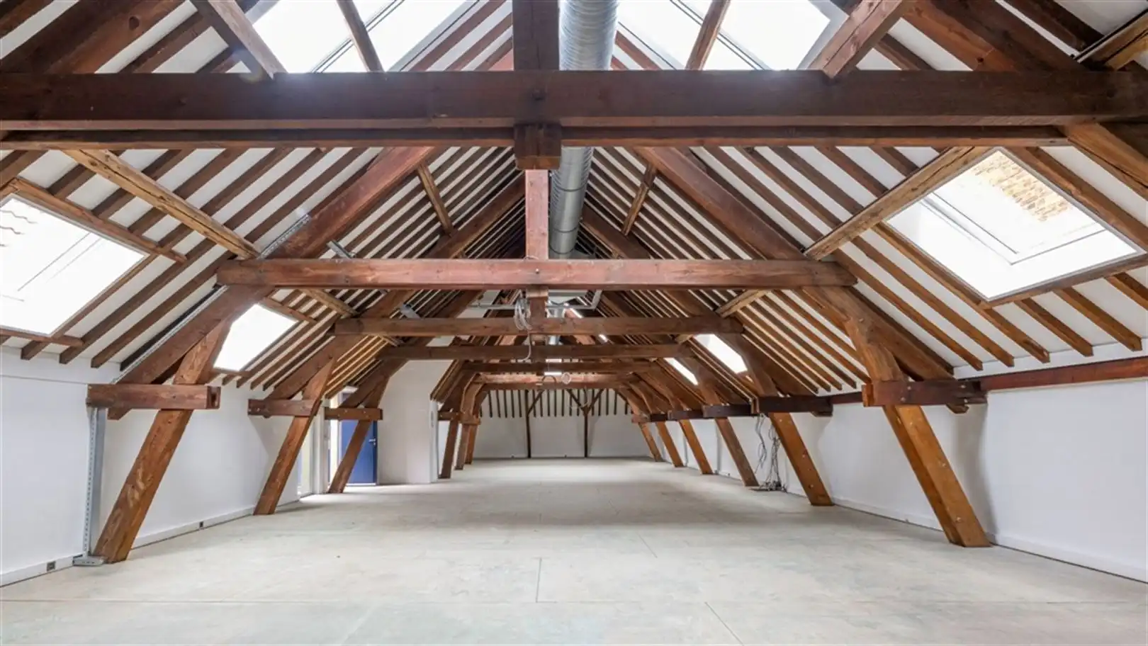 Loftkantoren te huur in gerenoveerd pakhuis foto 9