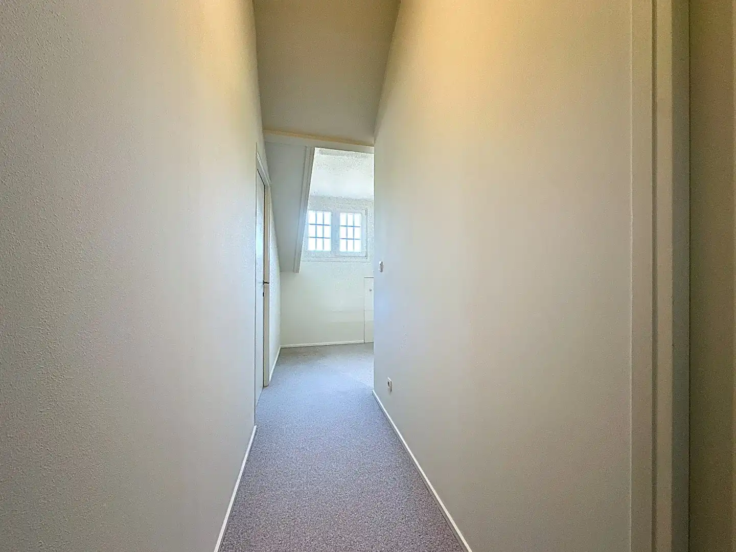 Sfeervolle en luxe tussenwoning in Zuidzande met vrij zicht over de velden foto 25