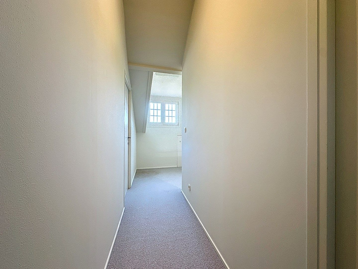 Sfeervolle en luxe tussenwoning in Zuidzande met vrij zicht over de velden foto 30