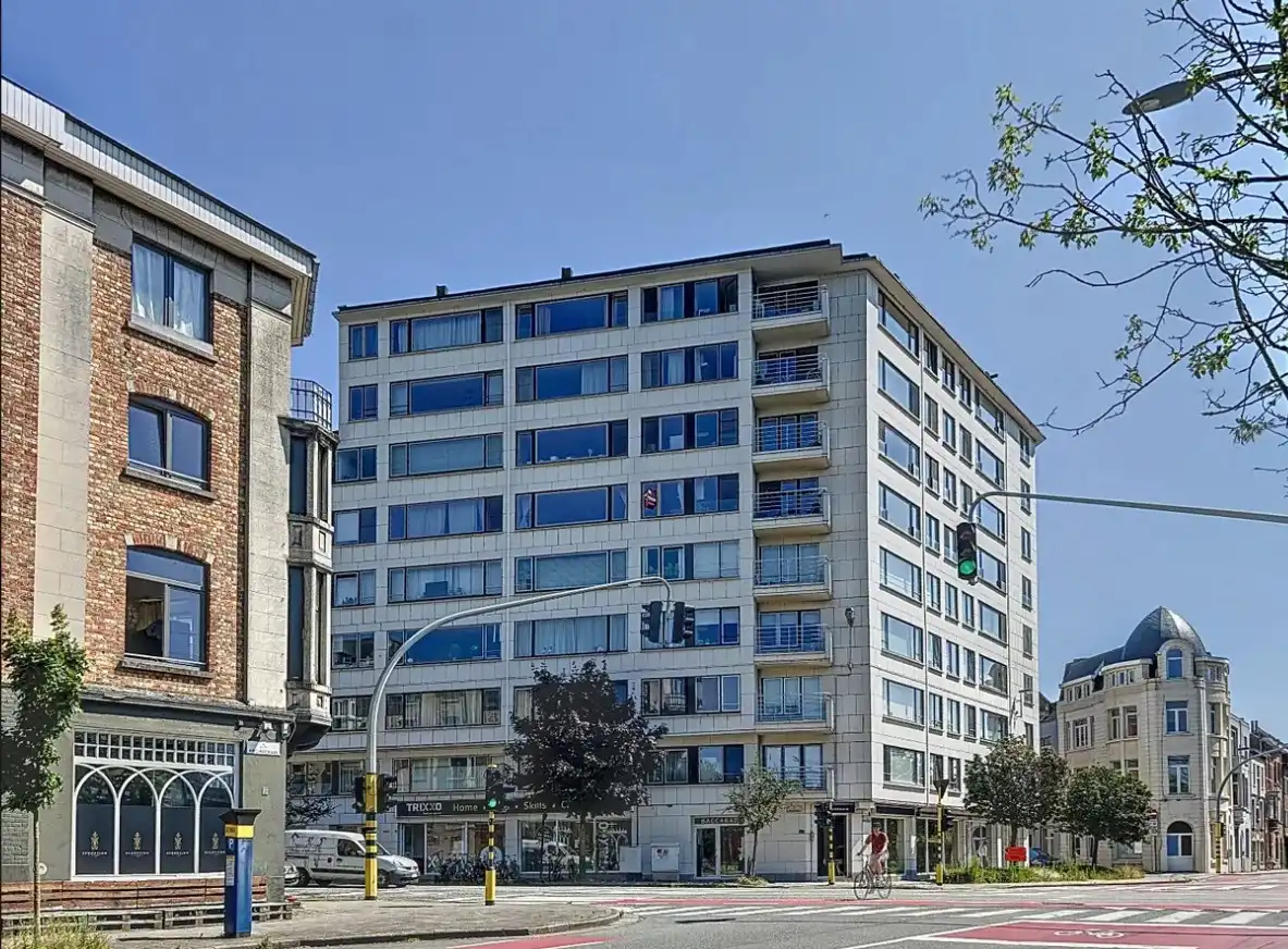 2 slaapkamerappartement met terras en staanplaats foto {{pictureIndex}}