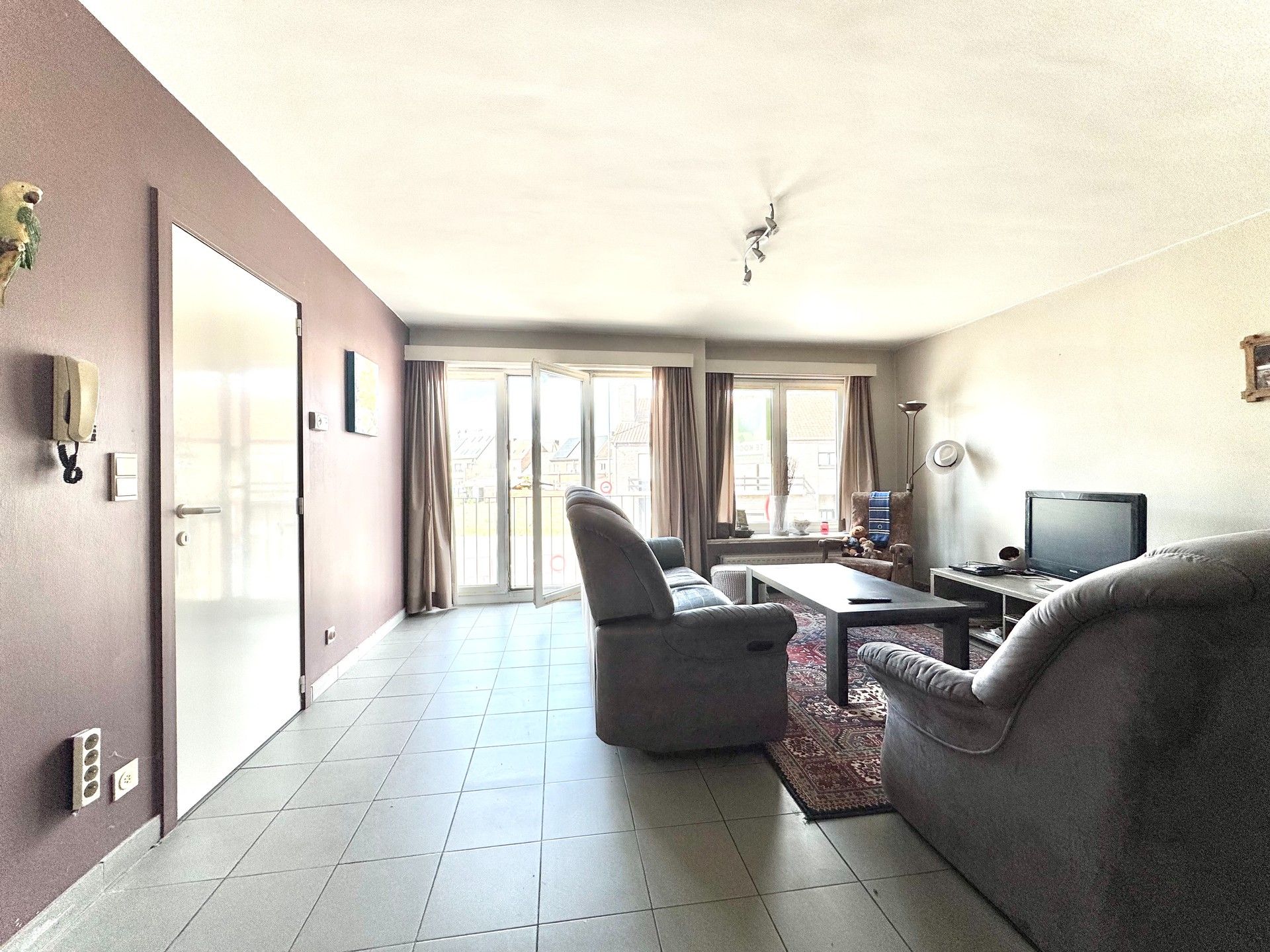 APPARTEMENT OP EERSTE VERDIEP MET 2 SLPKS & GARAGE foto 3